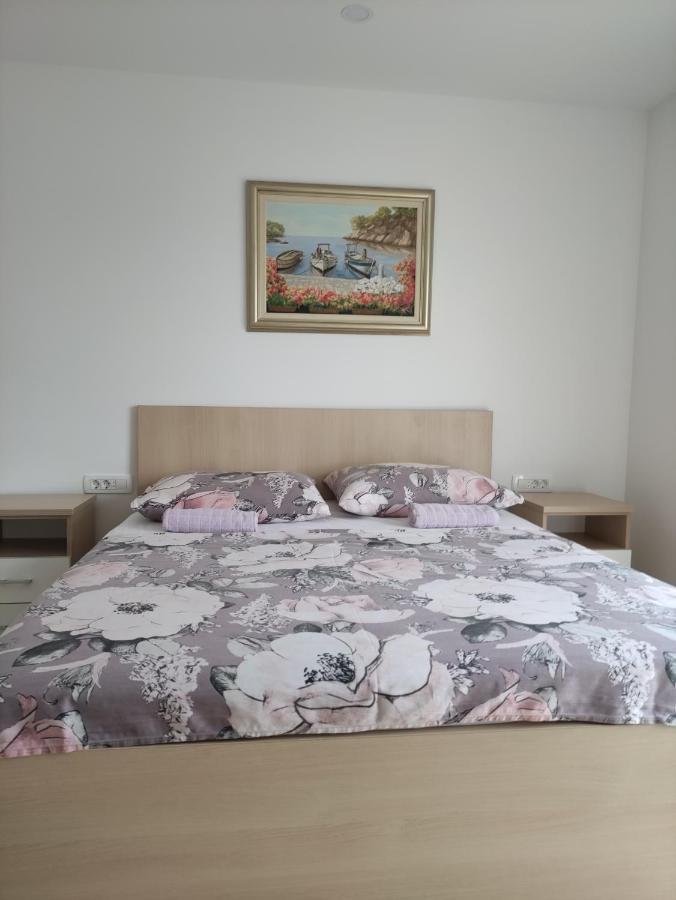 Appartamento Rake Omiš Esterno foto